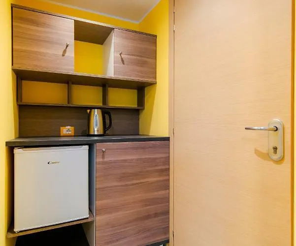 Casa Livio - And קומו