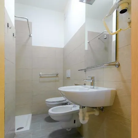 Casa Livio - And Pensjonat Como
